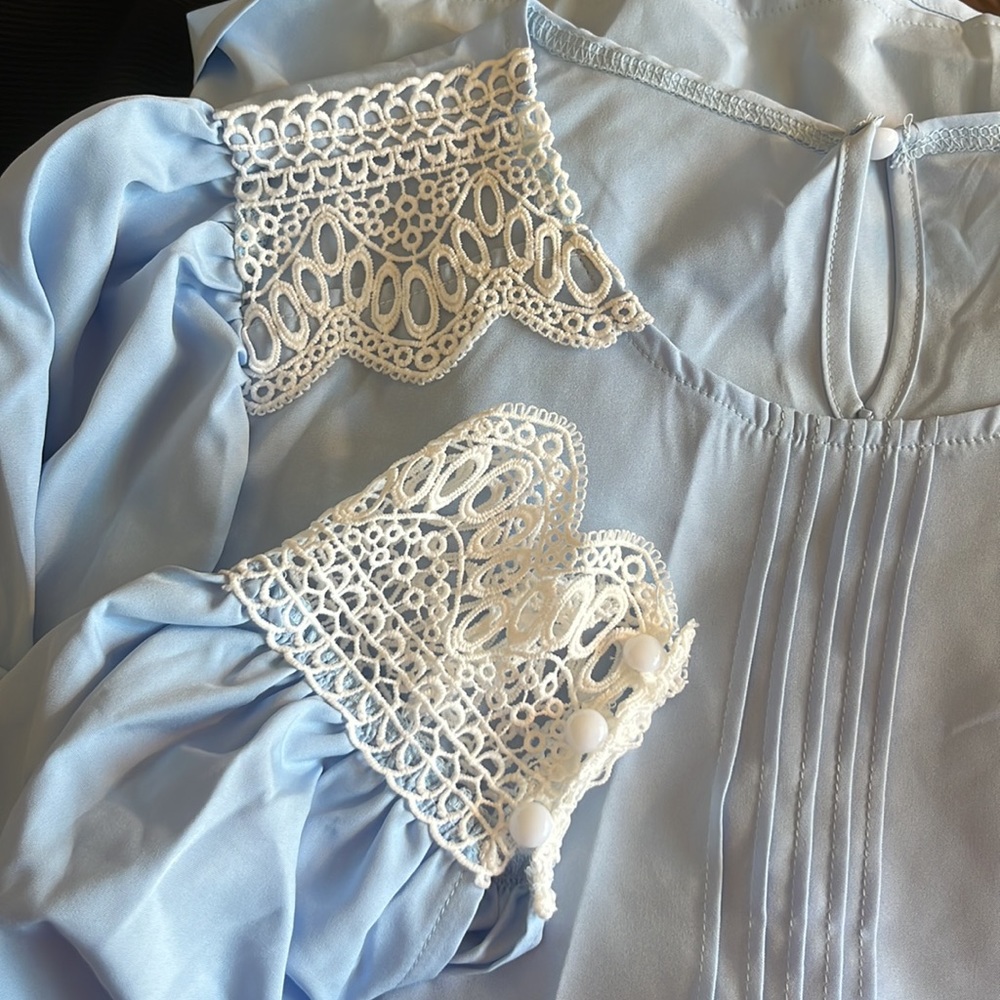 NWOT Puff Sleeve Blouse with Lace Shoulders and Cuffs. Beautiful and elegant top - Picture 3 of 4